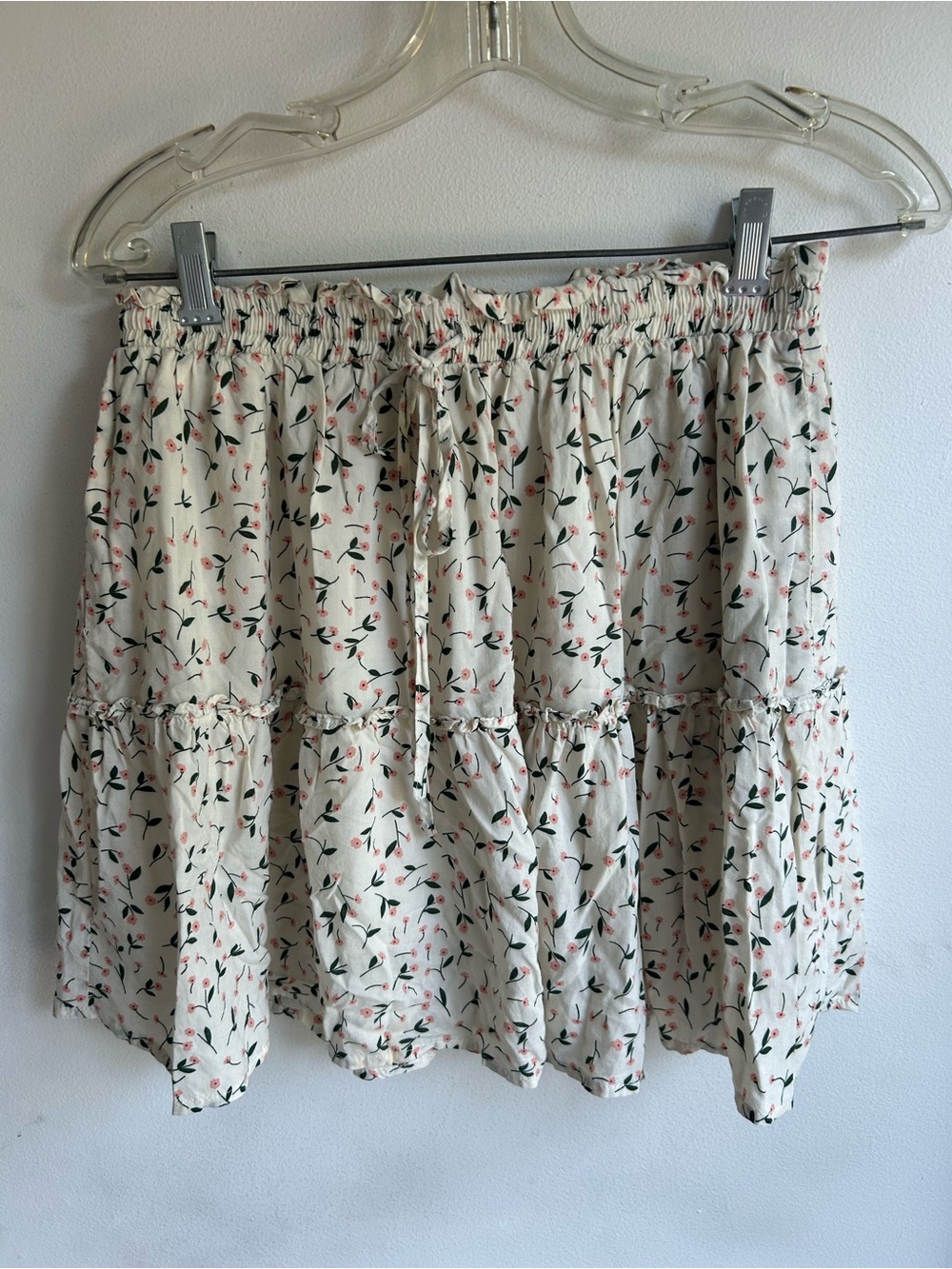 Princess Polly floral mini skirt. Size 6. Great condition